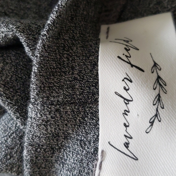 Lavender Field top - Picture 3 of 4